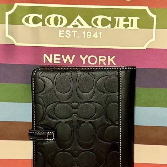 NWOT Vintage Coach embossed black leather photo album or planner cover - Picture 3 of 5